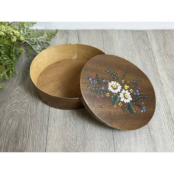Vintage Wooden Box Oval Shape Hand Painted Floral Lid Made In Yugoslavia - Picture 2 of 13
